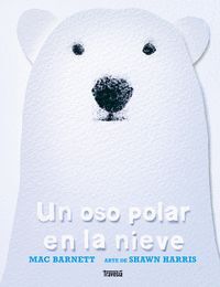 UN OSO POLAR EN LA NIEVE